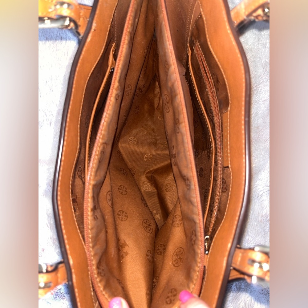 ✨Tory Burch York Tote✨ - Picture 8 of 16